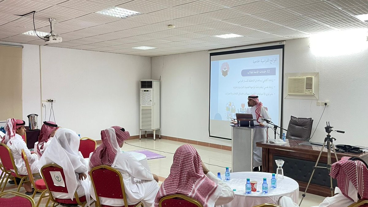sdc_sh's tweet photo. تزامنا مع بداية العام الدراسي ١٤٤٨ هـ نظمت #تنمية_الشماسية ورشة عمل بعنوان ( إنارات في مسيرتك الجامعية ) قدمها الدكتور / محمد بن علي السهلي
استهدفت الطالبة الجامعيين أو المقبلين على الجامعة
وذلك بالتعاون مع المكتب التنسيقي لمدينة الشماسية الصحية
الذين نشكرهم ونقدر لهم هذا التعاون الطيب .
#الشماسية
#القصيم