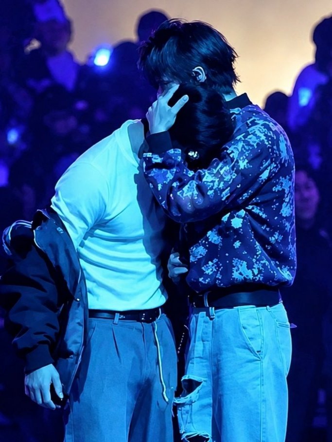 vhyungiekim's tweet photo. OMG THIS TAEKOOK PIC 😭 https://t.co/xS71ID8Gcd