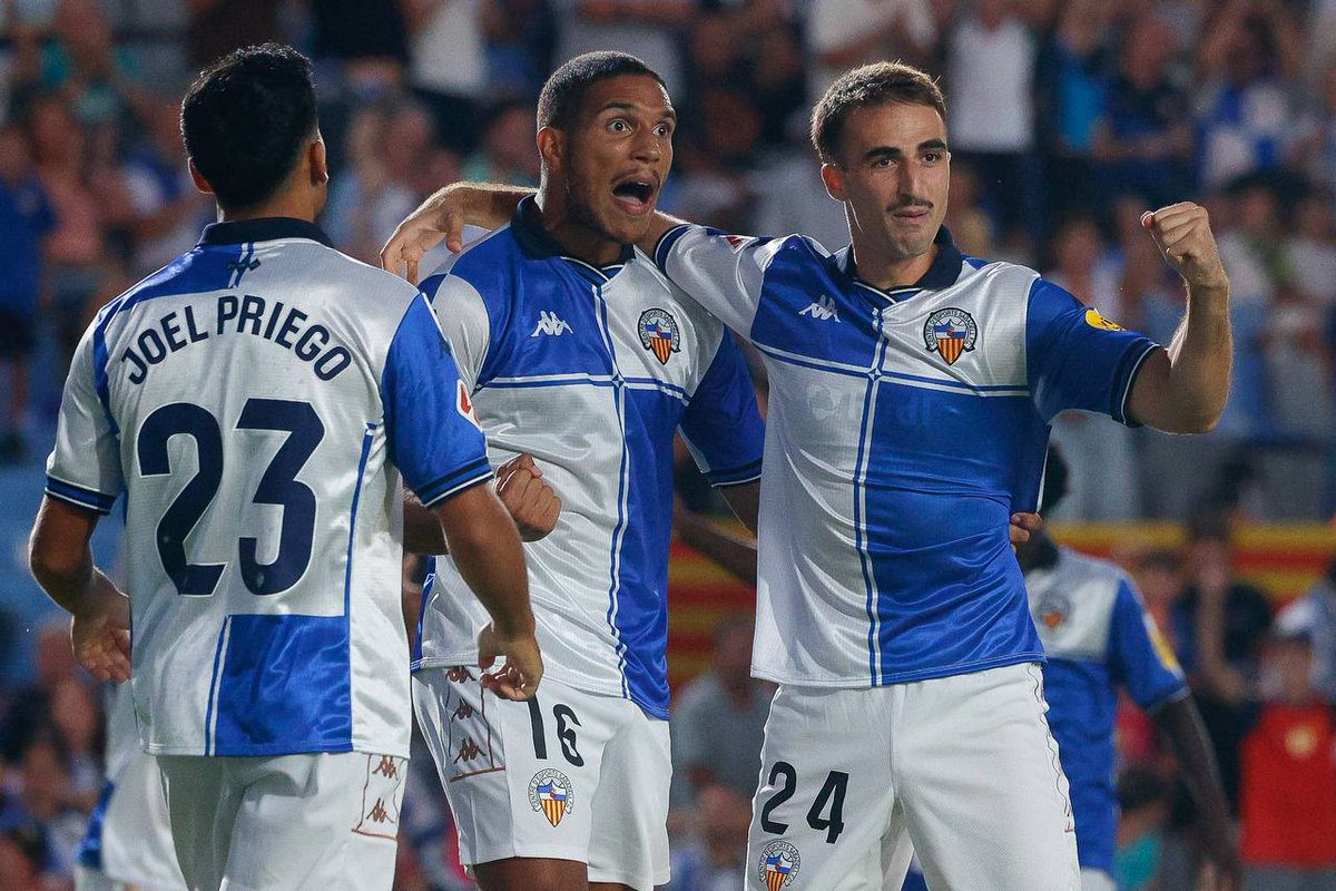 iSabadellcat's tweet photo. El @CESabadell s'endú la Copa Catalunya, la segona de la seva història. 

https://t.co/9HzRk6lENq https://t.co/vySO2iDAYU