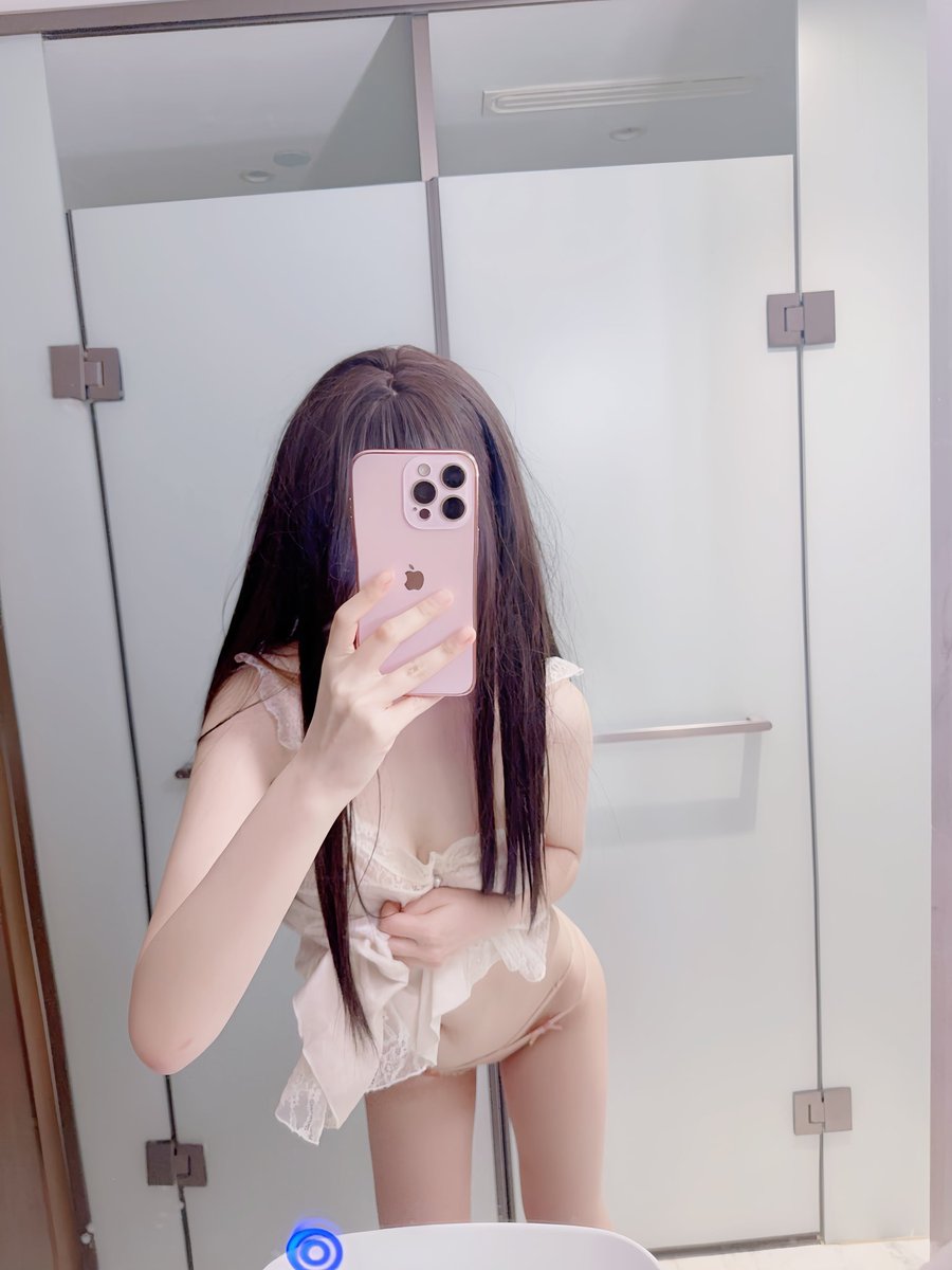 ouo2bbb's tweet photo. 擺爛有什麼不好的 別人吃苦的時候 我再吃💕

別人享福的時候 我還在吃💕 https://t.co/jK2MWogxSR