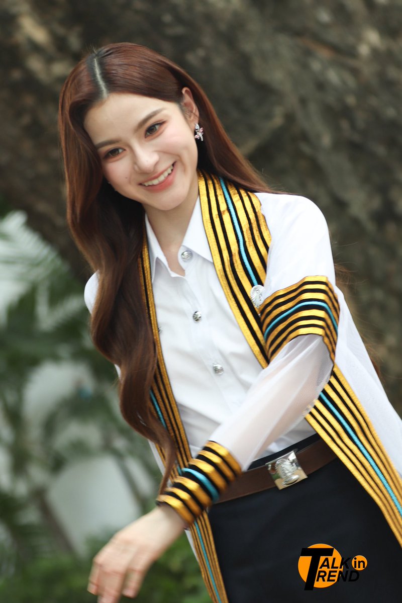 TalkinTrend's tweet photo. สวย! เก่ง! สดใส! ยินด��กับบัณฑิตใหม่ป้ายแดง "พรีม ชนิกานต์" ที่สำเร็จการศึกษาปริญญาตรี คณะพาณิชยศาสตร์และการบัญชี สาขาการตลาด (Marketing) จุฬาลงกรณ์มหาวิทยาลัย
#PrimiilyGraduationsDay
#primiily #ลูกหมีของพรีม https://t.co/iaTv0SPDFG