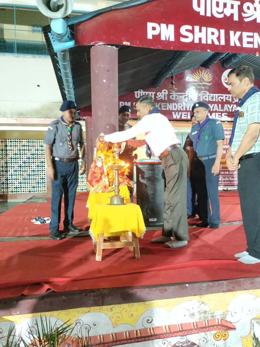 kv3agra's tweet photo. दिनांक 2 SEP 2026 को पीएम श्री केंद्रीय विद्यालय क्रमांक 3, आगरा छावनी में आयोजित राज्य पुरस्कार परीक्षण शिविर–2026 के चतुर्थ दिवस पर भव्य ग्रैंड कैंप फायर का आयोजन किया गया।
मुख्य अतिथि श्रीमान राजकुमार AC (KVS RO AGRA) https://t.co/bQuGYQK4R5