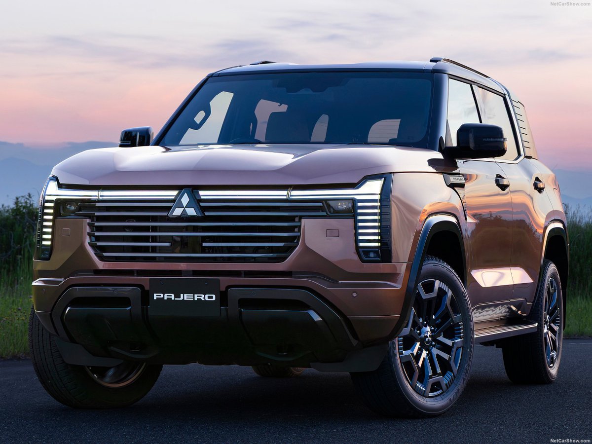 Cars360_'s tweet photo. The Pajero is back!
Mitsubishi has unveiled the all-new 2027 Pajero after a five-year absence.
It gets a 2.4L turbo-diesel, 480 Nm, 8-speed auto, Super Select 4WD-II, S-AWC, 230 mm clearance, seven seats, and a ladder-frame chassis.
What do you think about the new Pajero? https://t.co/mI41yxgS59