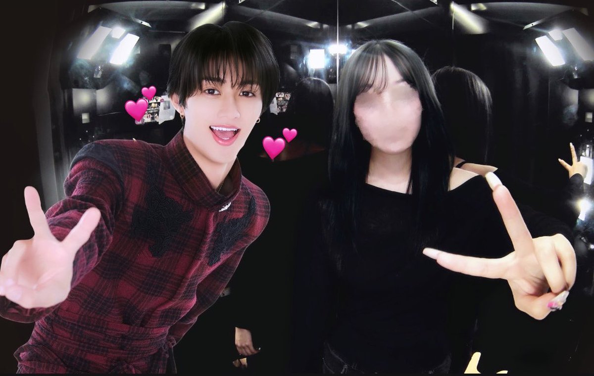 s0nly2's tweet photo. そういえばコラボプリ撮ったやつ載せるの忘れてたからいま載せる❣️
想像してた以上に距離感難しすぎてまともなんこれだけ😭WWWWW https://t.co/DwDgubsaFN
