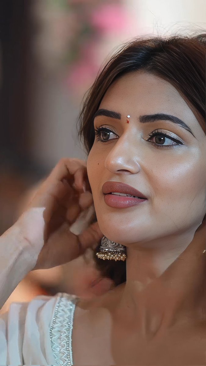 telugu_stuf's tweet photo. Sreeleela.. em ayina untaye ni pulpy lips aa lips tho modda chuttu petti nitho blowjob rimjob cheyinchukovali... Ni nose ring pettukoni aa sexy nose ni noseholes ni full ga lick cheyali.. kasi face medha ummu usi modda tho face antha spread chesi... Dengali #sreeleela https://t.co/zRwKOZ4SHM