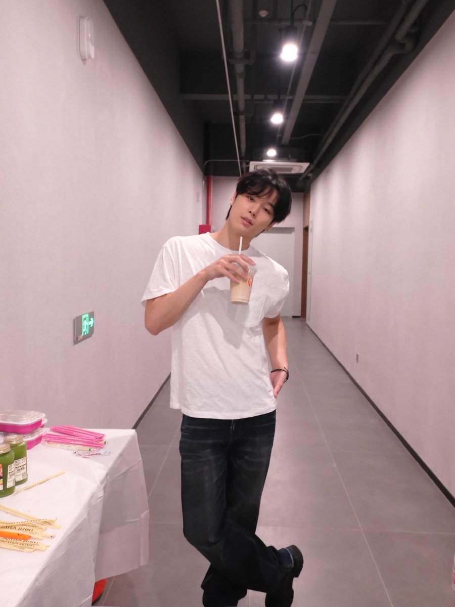 115kitten's tweet photo. 260903 #주연 샤오홍슈

马上见!
#延时影像 https://t.co/BbnZXT1cvA