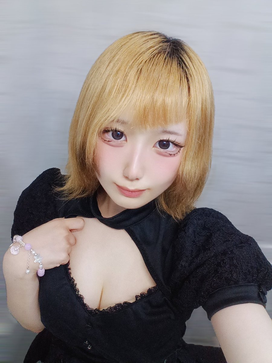 itigochan_bow's tweet photo. ブレスレット買ったー
 #自撮り界隈  #コンカフェ嬢 https://t.co/RMo0lxPEmP