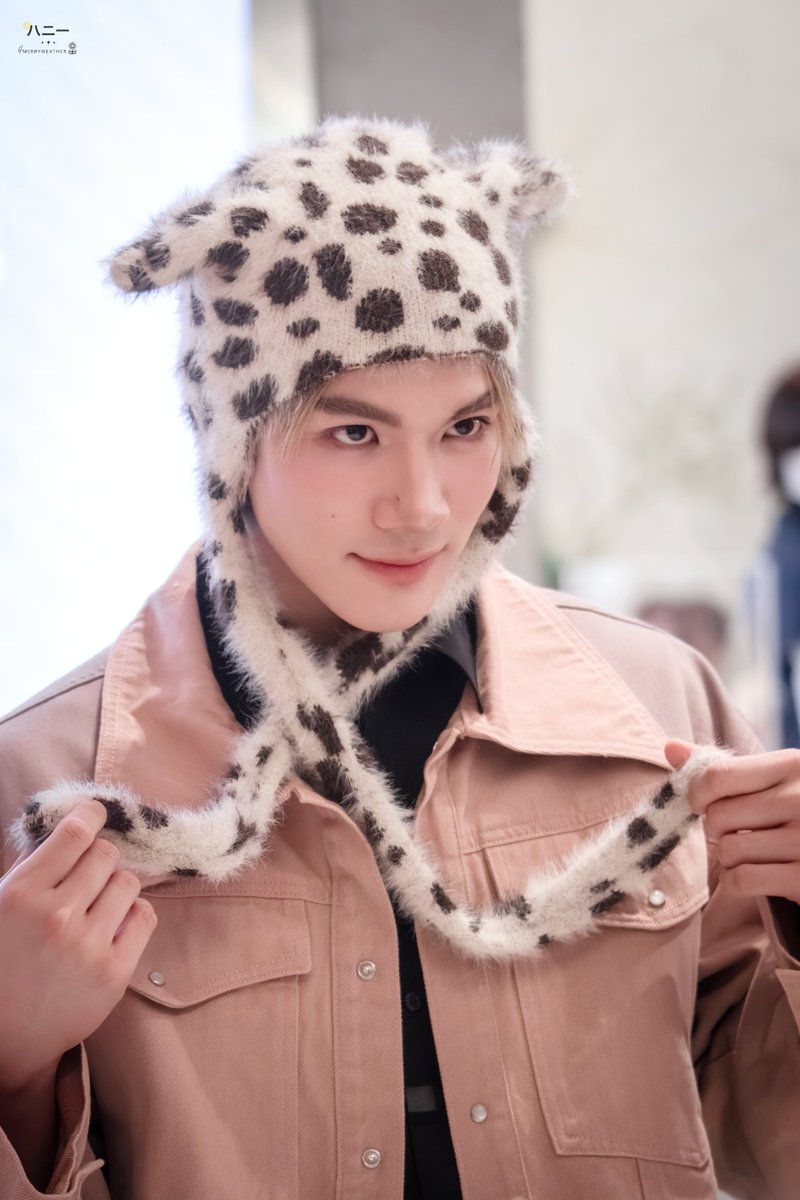 4Merryweather's tweet photo. โดนแมว attack 🐱 เมี๊ยววว~

FOURTH MUSE OF MATTER MAKERS #MATTERMAKERSXFOURTH https://t.co/cCdkSDeRc2