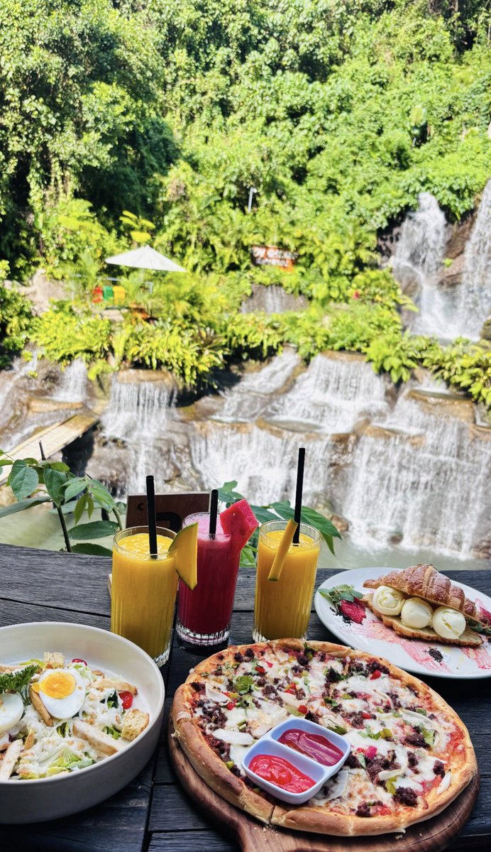 supramaen's tweet photo. Enjoy delicious food with this beautiful view https://t.co/Dw1PyKOJoA