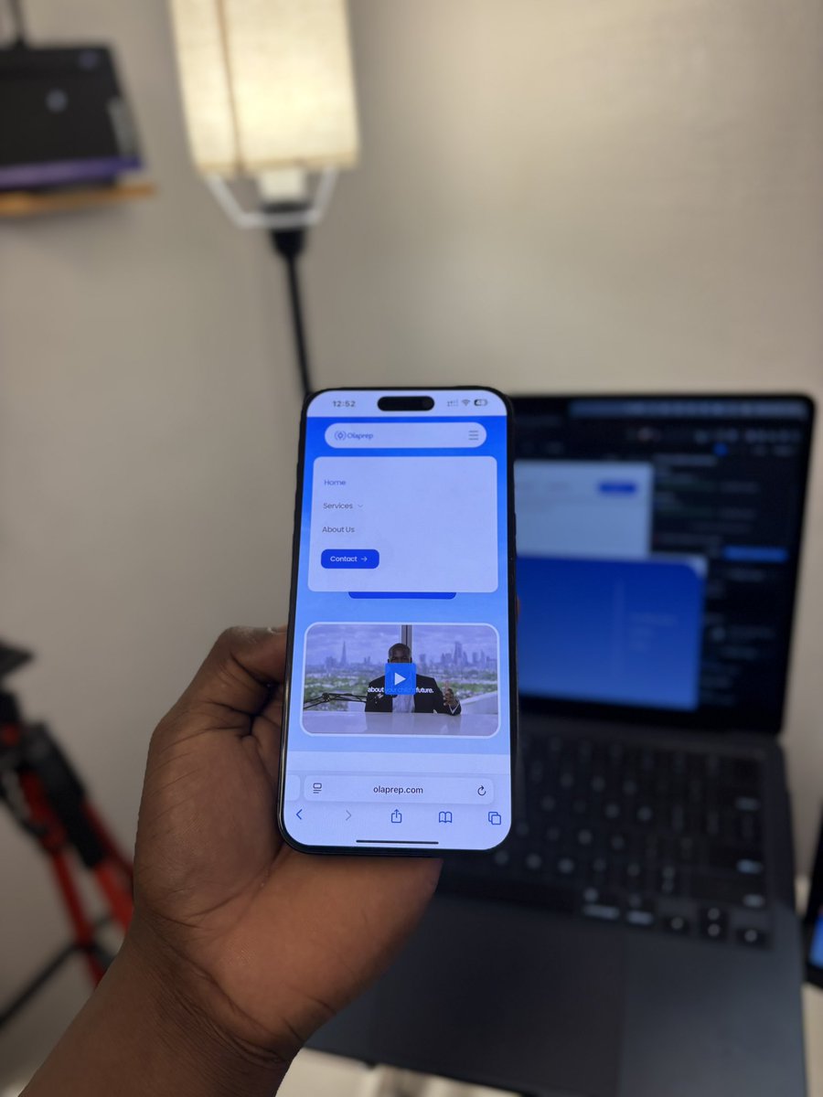 Victor_Webflow tweet picture
