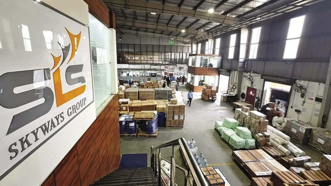olioli170's tweet photo. ✈️ Skyways Air Services —HOLD 💎

📊 Peer comparison — FY26
CompanyFY26.

PE RATIO       
         
Skyways 31.6×                       
Delhivery260×.                      
TVS Supply Chain54×       
Shadowfax104×.                  
Mahindra Logistics1548×  

 Don't sell early https://t.co/CueEcPNDZ5
