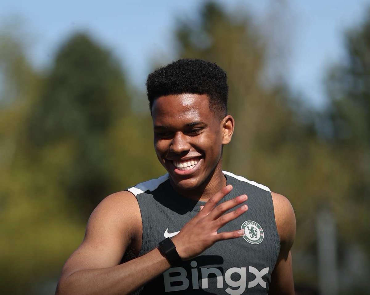 Nemerem85021846's tweet photo. Report says that Estevao is feeling like he won't get minutes into Xabi Alonso style of play, though he loves Chelsea and want to stay buh if he don't get minutes he might ask for a move .. 
Chelsea fans your thought on this ?? https://t.co/3lnwMhfkoX