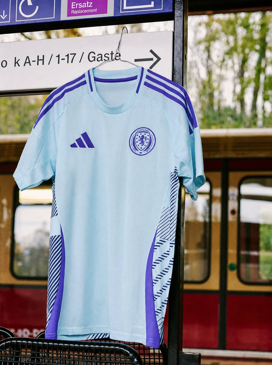 _PointDePenalty's tweet photo. Le maillot de l'Ecosse avec flocage en promo à seulement 16€ (le coloris est exceptionnel) 🏴󠁧󠁢󠁳󠁣󠁴󠁿

Lien (code PDP10) https://t.co/MPqwtX4pXM https://t.co/KcPXLtJDP5