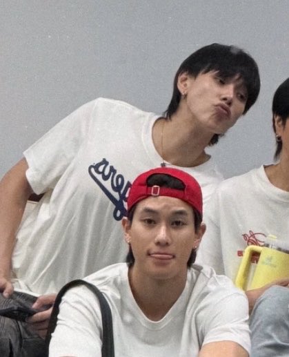 spssswAp's tweet photo. แล้วมีหางเต่ากันทั้งคู่ โคสสสสน่ารัก🤏🏻 https://t.co/WKGLaN5QPI