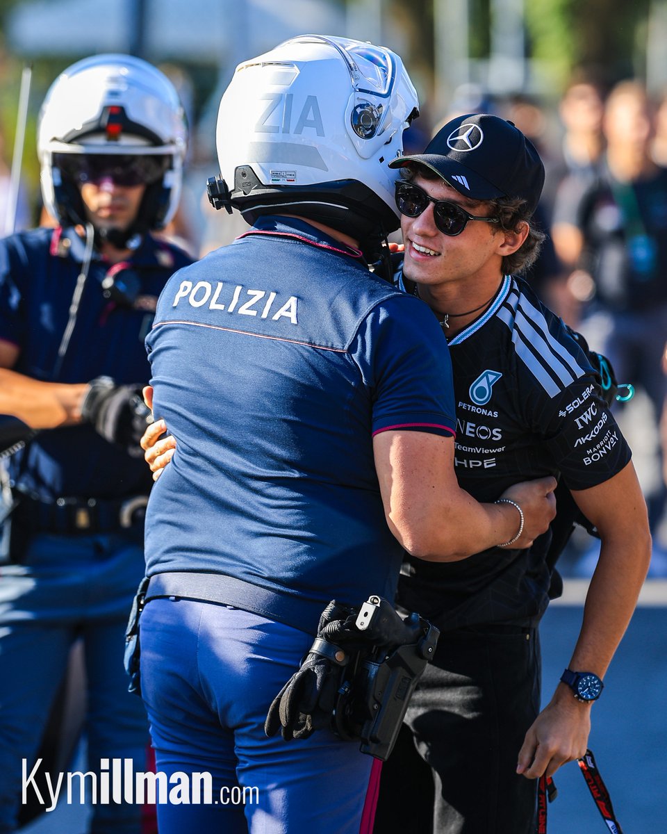 KymIllman's tweet photo. A HUG FOR THE POLICE
Kimi Antonelli had a police escort into the track this morning. After climbing out of his car, he made sure to thank one of the motorcycle officers with a hug before heading in for Media Day for the 26th Italian Grand Prix.
#f1 #f1content #italiangp https://t.co/gCgCsvTjrN