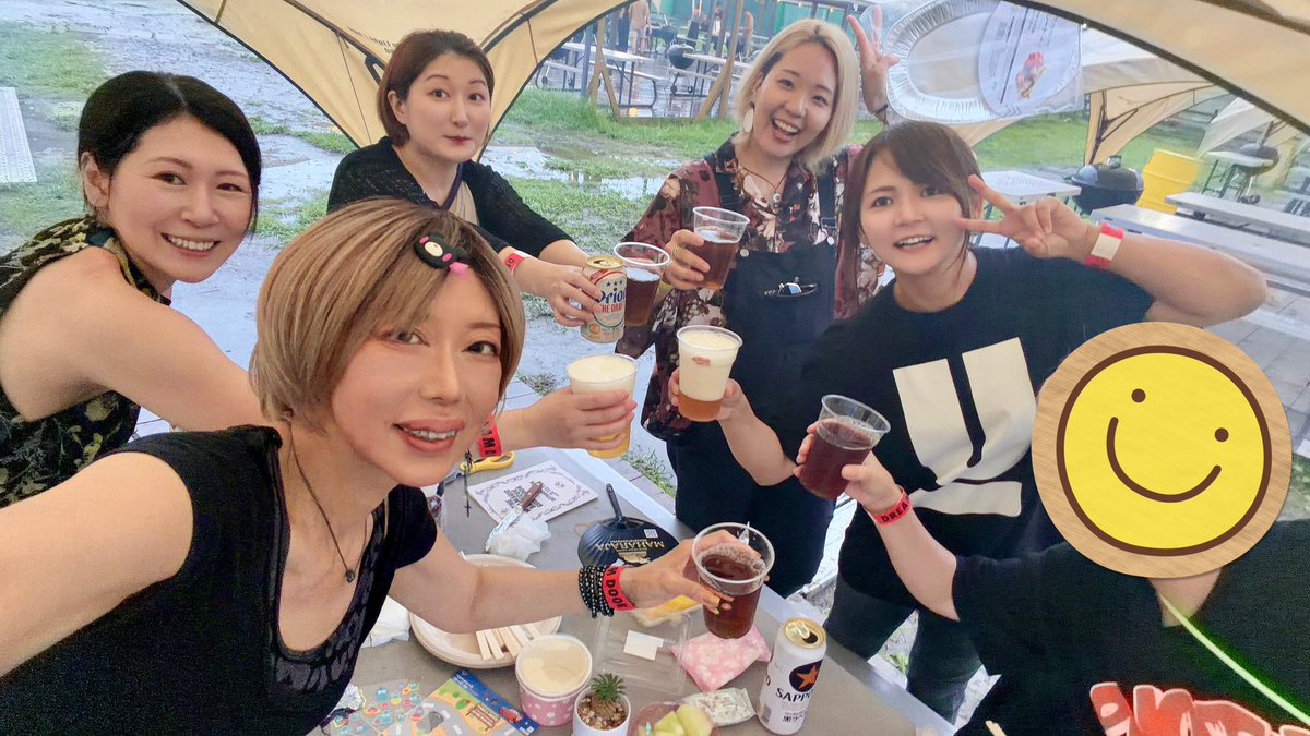 queen_joe's tweet photo. そーいえば今年もだいぶ前にみんなでBBQした🍖
肉焼いたり花火したり夏の思い出♪
また来年もみんなで行きたいな！ https://t.co/LkursxfRR1