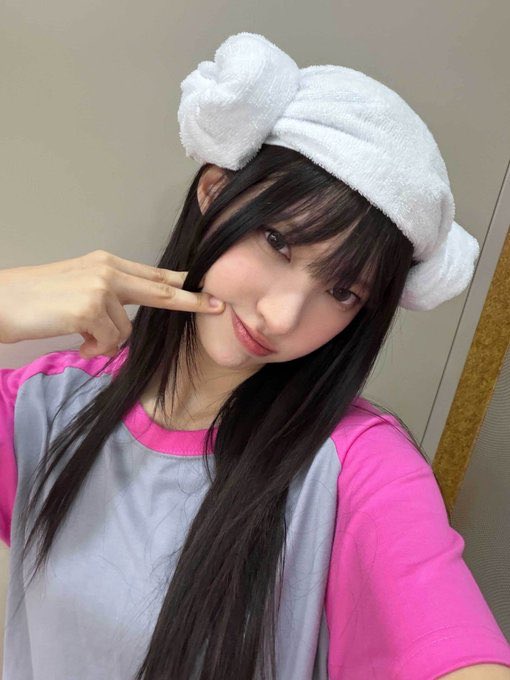 yunahsfeed's tweet photo. MOCHI POSE!!!!!!!!!! https://t.co/PjlLIeBY0F