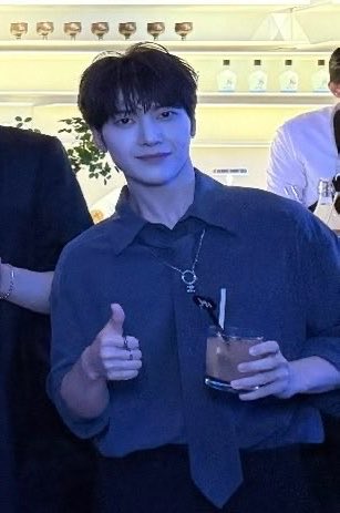 myseokryudan's tweet photo. matthew got a different drink in his hand in every single photo yall he was getting LIT https://t.co/Zqhik236Nj