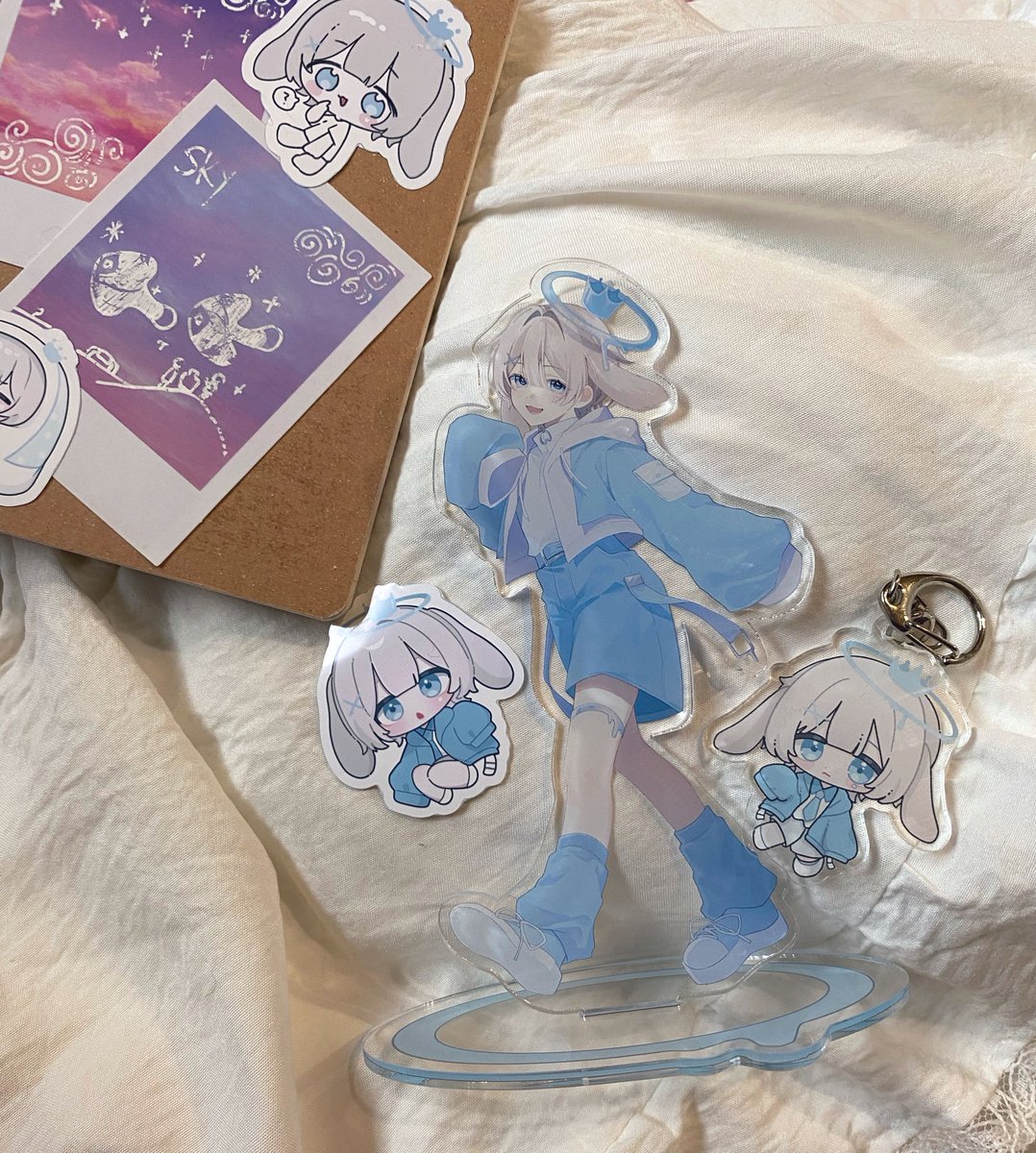 0_moti3's tweet photo. 自作アクスタ届いた〜！！！✨️✨️✨️
OCだいすきだからグッズ増えて嬉しい︎💕︎︎ https://t.co/iUBl73Gu6w