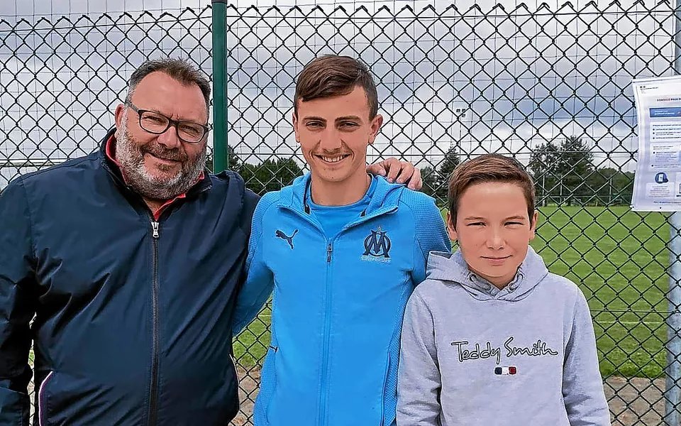 2nivergos's tweet photo. « On s’est rapidement lié d’amitié avec ses parents »
Quand Giovani Versini, la nouvelle recrue du Stade Brestois, faisait ses premiers pas en Bretagne https://t.co/bLlDv8uoO9 @LeTelegramme #Brest @SB29 #Ligue1 #Versini @PauFootballClub #Ligue2 @MondialPupilles @USConcarneau https://t.co/c4V7D8JZmW