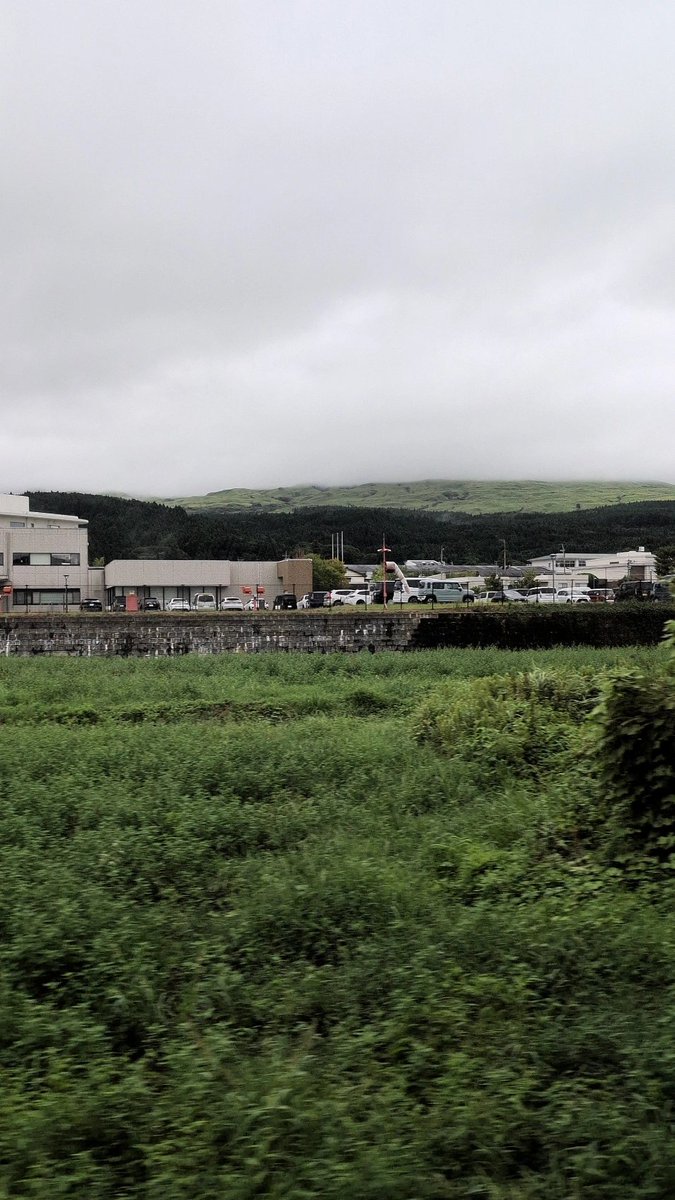 WF_frandre0704's tweet photo. 天気が良ければ、

いわゆる『阿蘇山』と呼ばれる

中央火口丘が見れるのだが…… https://t.co/CWfx1TwgJI