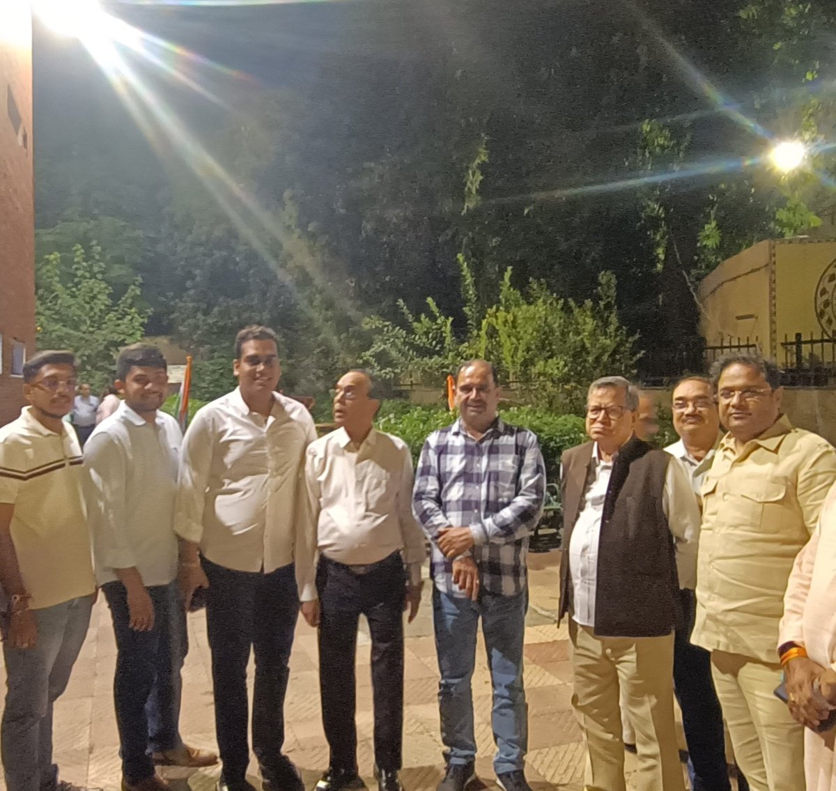 MANISHTANDON1's tweet photo. भारत की सबसे प्रसिद्ध, प्राचीन एवम लोकप्रिय, श्री धार्मिक रामलीला कमेटी - लालकिला, आगामी 103 वाँ रामलीला एवं दशहरा आयोजनों को और अधिक भव्य, दिव्य एवं सुव्यवस्थित बनाने के उद्देश्य से रामलीला के प्रमुख पदाधिकारियों के साथ विस्तृत चर्चा हुई. #FamousRamlila #RedFort #AncientRamlila https://t.co/kEf5B70Jfc