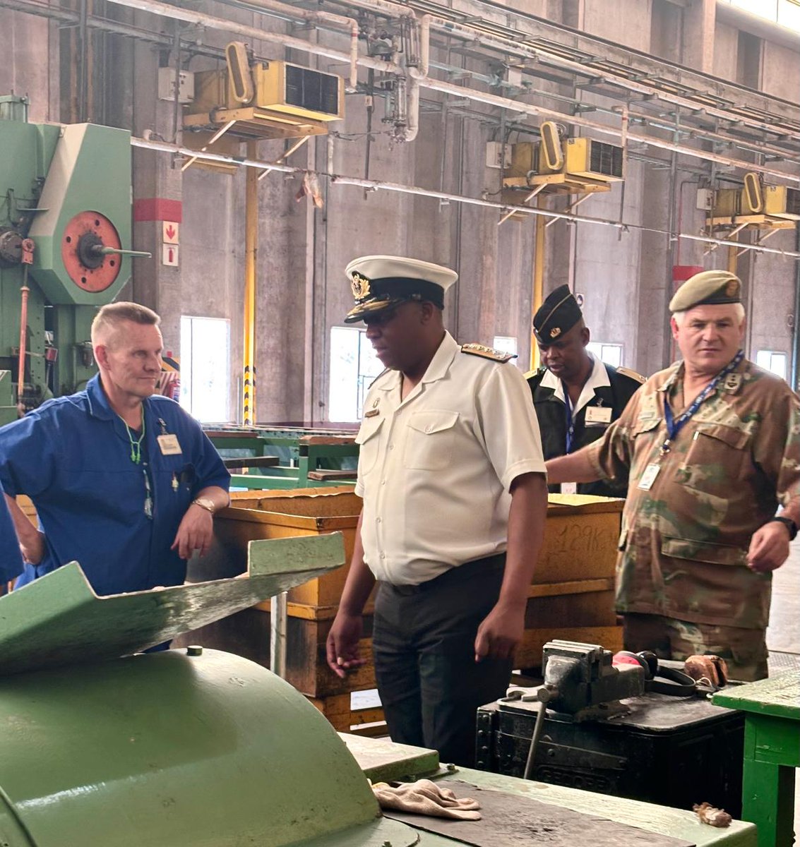 SANDF_ZA's tweet photo. Chief of Logistics Highlights Strategic Role of Logistics During President Cyril Ramaphosa's Working Visit to Denel.
https://t.co/xjD28SBBjV
#MODMV
#SANDF
#LogDivision https://t.co/f8qRVvORMV