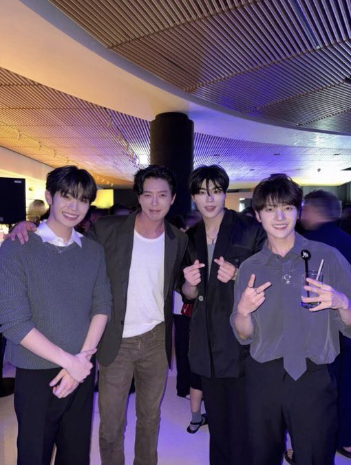 ZB1BASE's tweet photo. ZEROBASEONE took photos with some of Korea’s biggest names in the entertainment industry at CJ NIGHT yesterday, including Lee Byung hun, Lee Min Jung, Byeon Woo Seok, Kim Jae Wook, Ong Seong Wu, Dynamic Duo, Tiger JK, HAON, Kim Na Yeong, and several renowned celebrity chefs! https://t.co/SU8VnUm8td