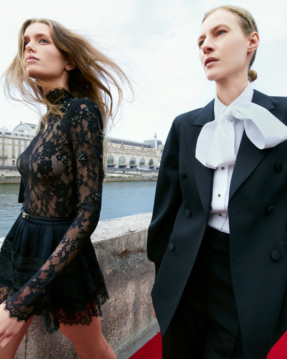 HauteHadeel's tweet photo. اعلنت H&amp;M عن تعاونها مع المصمم اللبناني Elie Saab لإطلاق مجموعة محدودة ستُطرح في 22 أكتوبر المقبل عبر موقع H&amp;M وفي متاجر مختارة.

المجموعة تتضمن 55 قطعة تشمل أزياء السهرة والملابس اليومية والمعاطف والقطع المحبوكة المزينة، إلى جانب الإكسسوارات والأحذية وقطع رجالية مختارة. https://t.co/7fRF2w1BVU