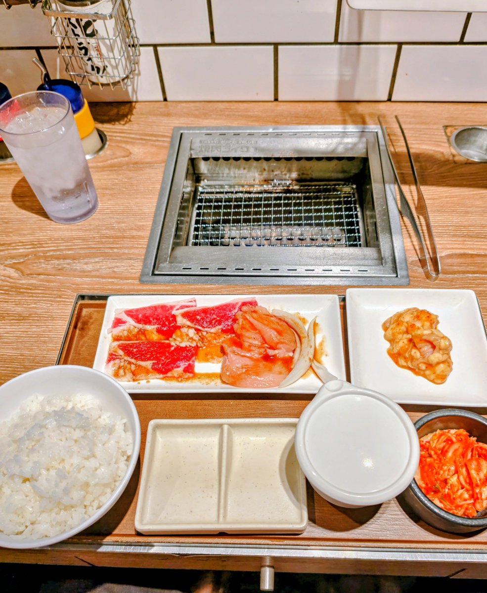 HgUtKxVjyS87962's tweet photo. 今日も焼肉ライクからのタバコ天国。 https://t.co/ldlKowx9fi
