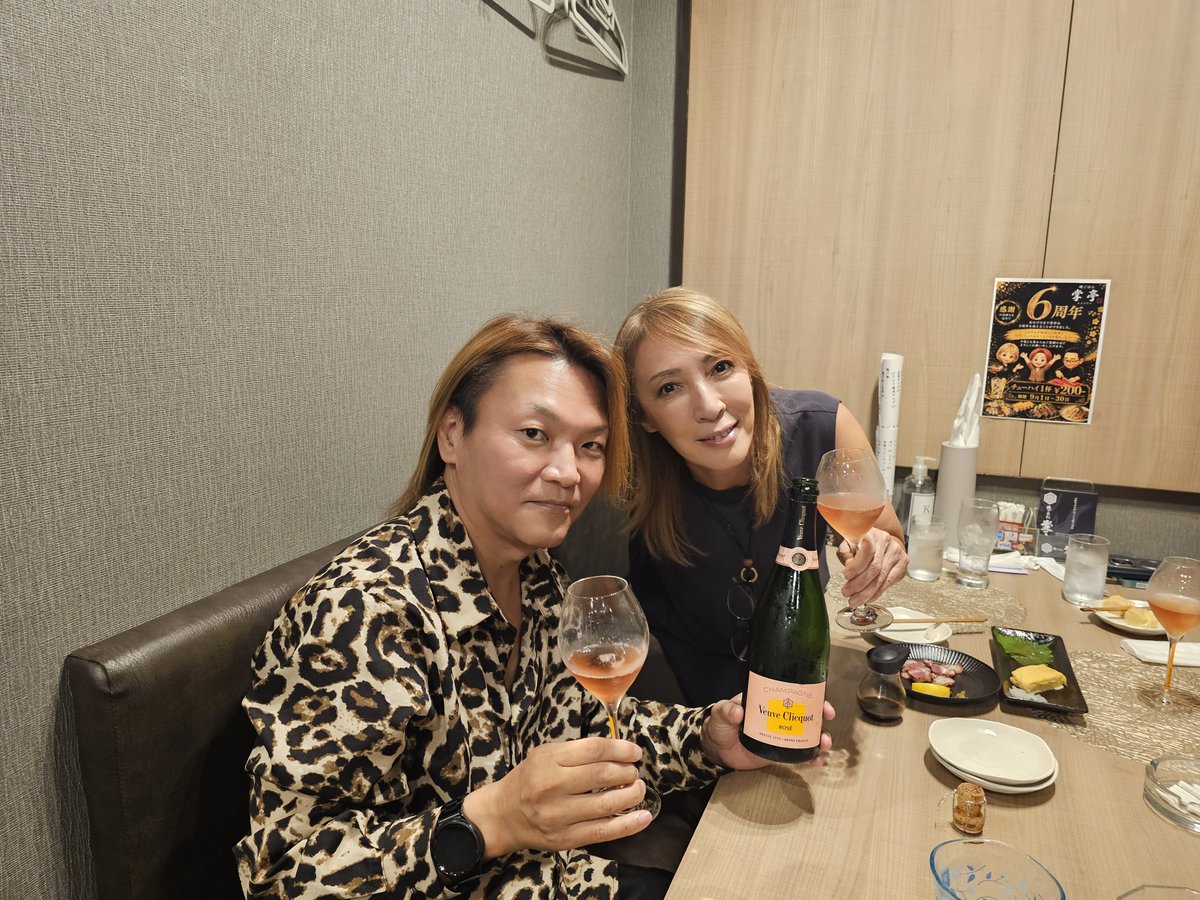shoutei123's tweet photo. 9.3 Open！

OZアカデミーの尾崎魔弓選手がお祝い🥂🍾に来てくださいました！
ありがとうございました

本日も美味しいお料理たくさんご用意してお待ちしております

チューハイ1杯¥200も実施中です https://t.co/0Zlul5U243