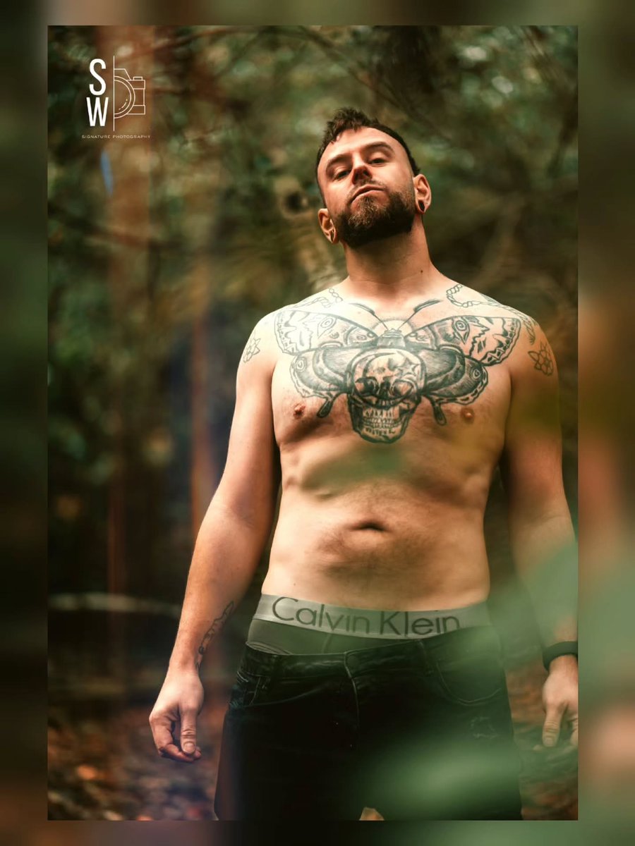 SWallacePhotog's tweet photo. #gay #photographer #malemodel #guyswithtattoos https://t.co/r9xYoV1Es1