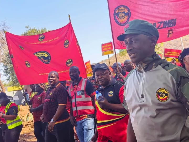 _cosatu's tweet photo. #SAMWU Limpopo condemns union bashing taking place at Thabazimbi and Mogalakwena Local Municipalities. Workers must be free to exercise their constitutional rights to join and participate in trade unions without intimidation, victimisation or retaliation. @deptoflabour @eNCA https://t.co/LPp7ZoTFcf