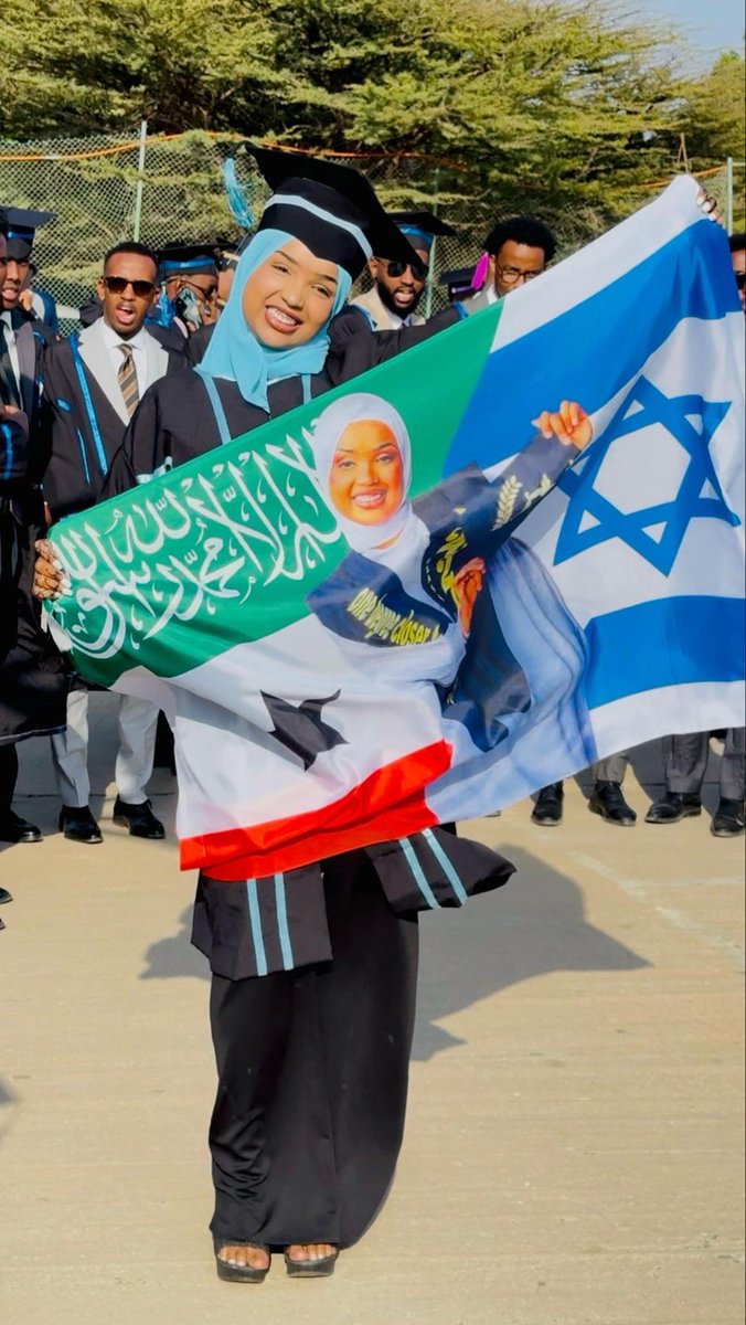 SirSomaliland's tweet photo. Hargeisa, Somaliland
A young woman named Marwo AbdiHakin, a Law graduate, took her graduation day as an opportunity to further celebrate the relationship between Israel and Somaliland. She graduated this morning from a university in the capital, Hargeisa. Congratulations to her! https://t.co/s53oMZEQ3M
