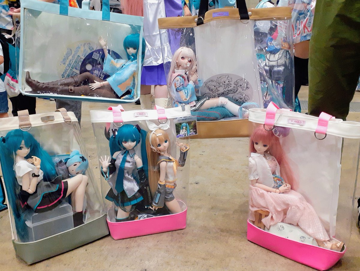 moe2_kyun's tweet photo. 今まで他のオーナーさんに会ったことがなかったので、今回初めて会えて嬉しかったです！
みんなのドールと一緒に写真も撮りました📸
とても楽しかったです！
また会えたらいいですね！ https://t.co/iguhSC4iNs