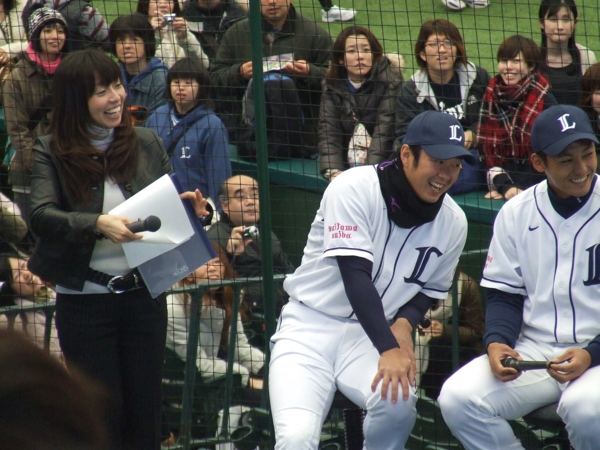 greenke33's tweet photo. 2009ファン感
栗山さんはここにいた
外野手トークショー（友亮、栗山、GG、赤田、大崎）
大崎が小野寺VSゴメス後藤武敏をやって全部もっていった記憶 https://t.co/Nu5IK4im8W
