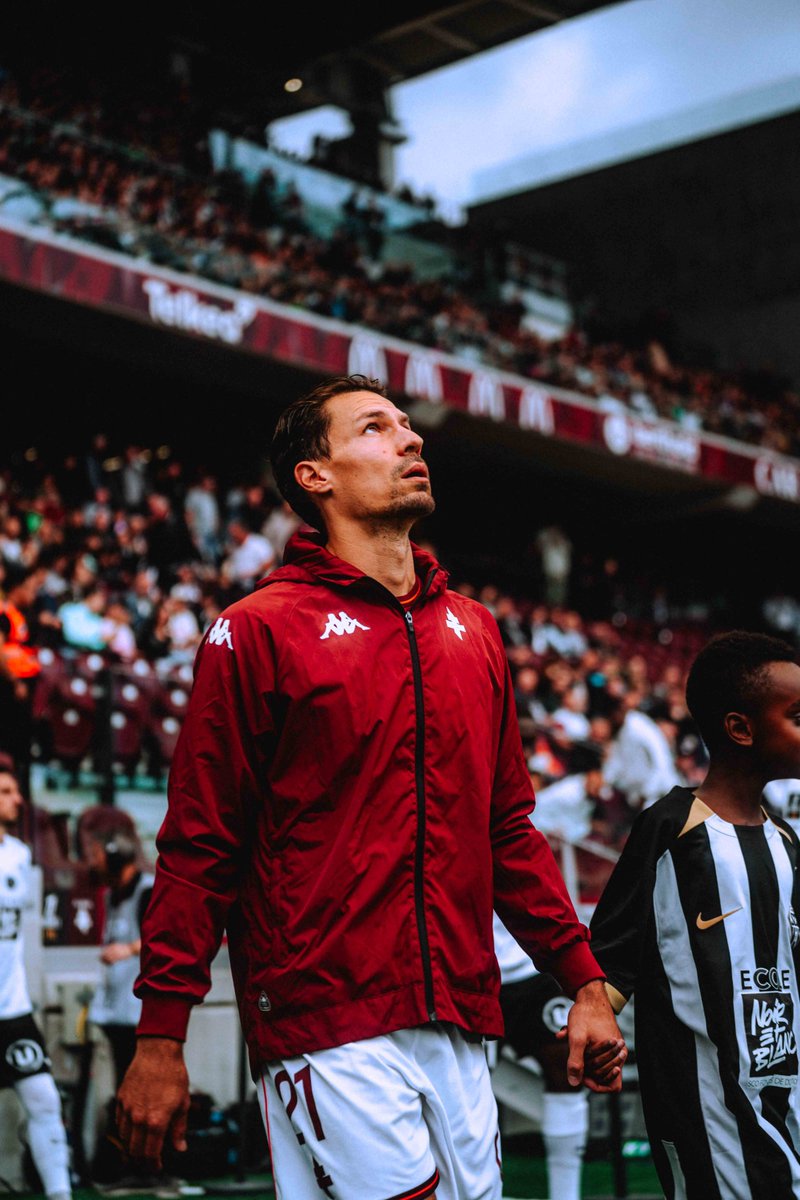 FCMetz's tweet photo. Bonne retraite Ben 🫶

Après plus de 470 matches professionnels dont 52 derniers avec le FC Metz, Benjamin Stambouli a décidé de raccrocher les crampons 🔚

Merci, on n'oubliera pas ces deux saisons en Grenat 🥹 https://t.co/Mz7eFDqqm9