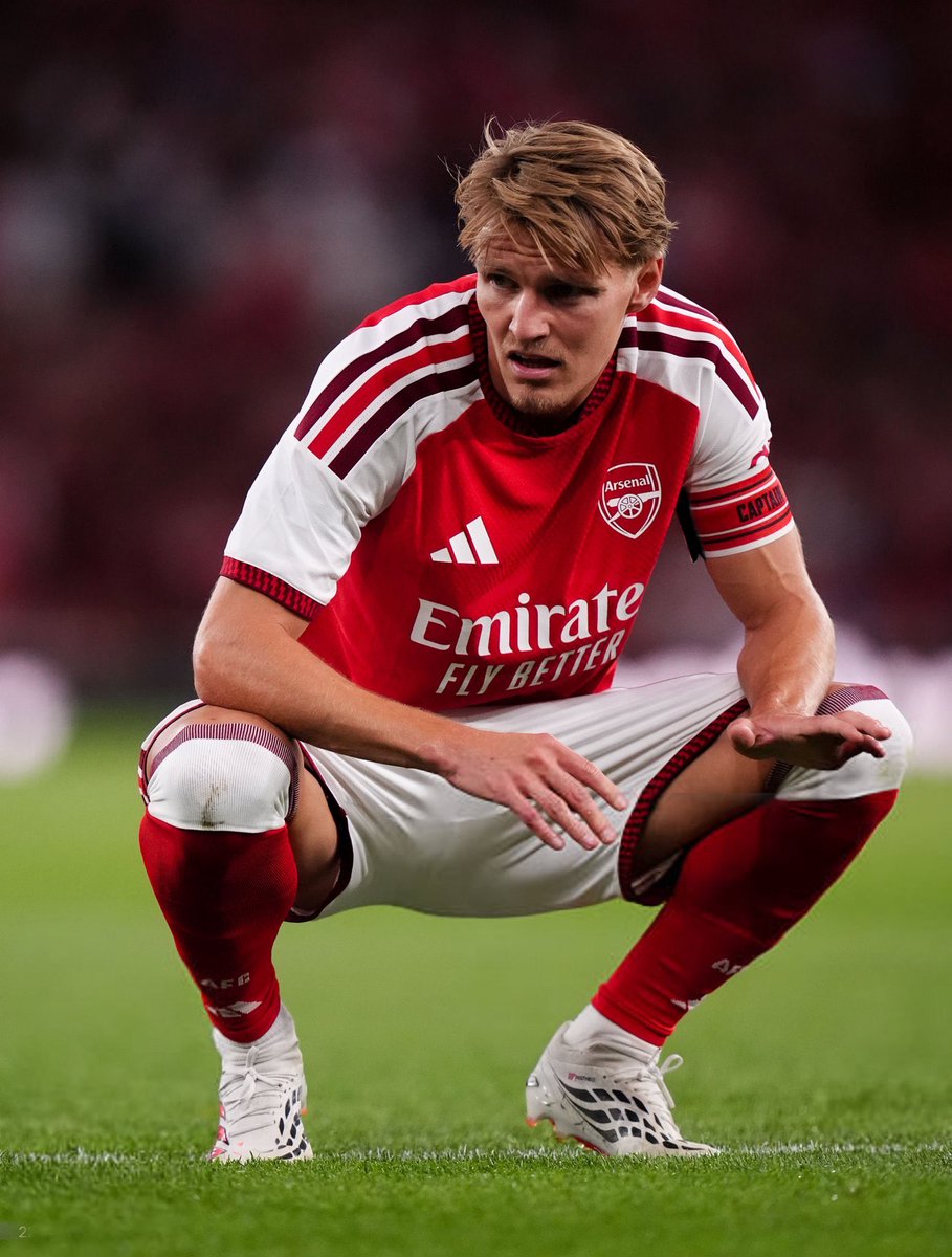 AFC__Xtra's tweet photo. 🚨NEW! 💣 

In the final part of last season, whispers began to spread within Arsenal suggesting that captain Martin Ødegaard might be the player to leave.  🇳🇴 🪄 

But his standout performance in the World Cup, and his convincing response to the knee problem that limited his participation in the final months of the season, made talk of his future a non-issue

ℹ️ @RyanTaylorSport