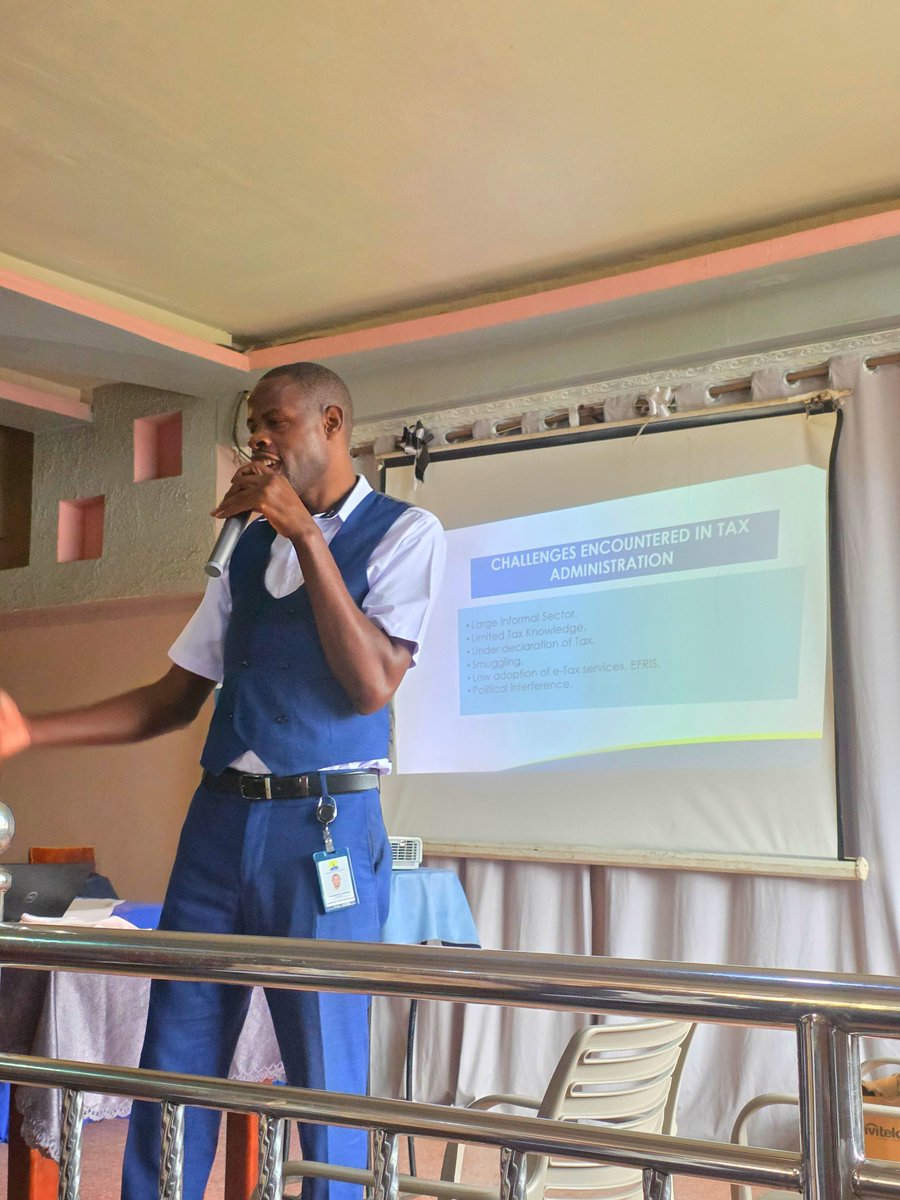 Kkids_Foundatn's tweet photo. Did you know that failing to file your tax return can lead to an assessment by @URAuganda ?
That’s why taxpayers are being encouraged to file on time and keep proper business records. 📚
#URAUganda #URAKasese https://t.co/FjtnaJaKEz