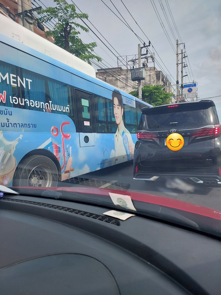 Adollable's tweet photo. An ordinary day on the incredibly congested roads of Bangkok, Thailand. https://t.co/b5i6Trk04l