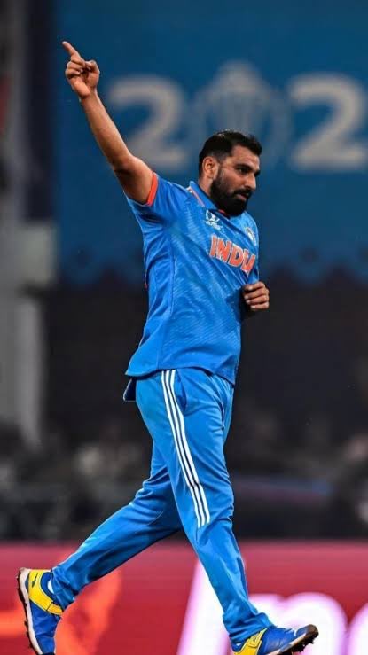 IrfanPathan's tweet photo. Zero Seam ke badshah ko Janam din ki dher saari Shubhkaamnaae. 

@MdShami11 Happy birthday brother. Keep going strong. https://t.co/M1vGCSi9K3