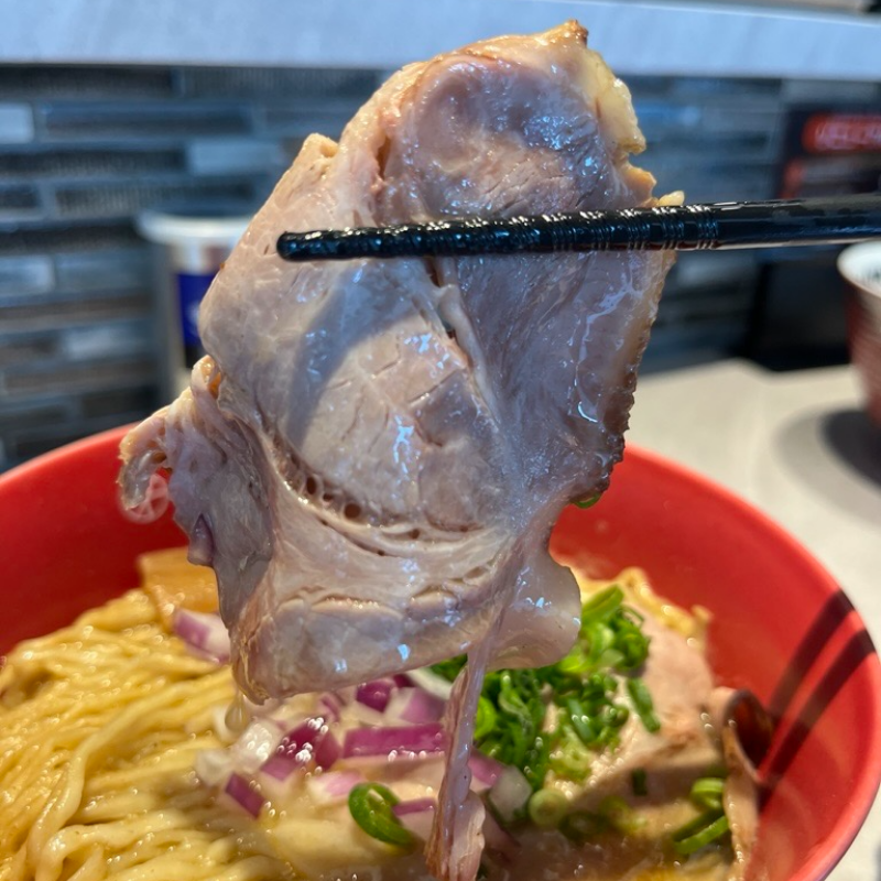 kayava_jp's tweet photo. 仕事終わりのご褒美に🌙
アプリ会員様限定で、17:00以降にご利用いただける
チャーシュー無料クーポンをご用意しました✨
仕事終わりや夜のお食事に、ぜひご利用ください!
※クーポンのご利用には会員登録が必要です。
#KAYAVA #茅場町ラーメン https://t.co/15uGnlKg8A