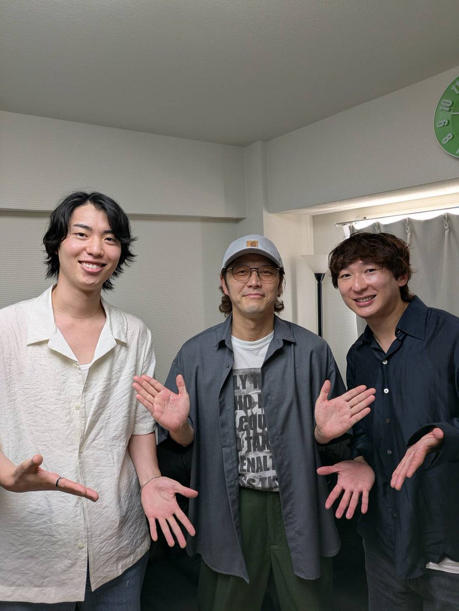 flowkeigo_radio's tweet photo. FLOW KEIGOのトーク巡礼🚶🏻‍♂️ゲスト情報

9/6は…wapiti @wapiti_official の織田龍紀（Vo.）@tatsunori_odaさん、ハーマンチャン（Vn.）@hmc109さんが登場！

wapitiやお二人の事についてネホリハホリお聞きしました📻

📨flow_keigo@snowbird.jp

#トーク巡礼 #FLOW
#FM愛媛 #FM高知 #FM徳島 #FM香川 https://t.co/WBEXeYnaPy