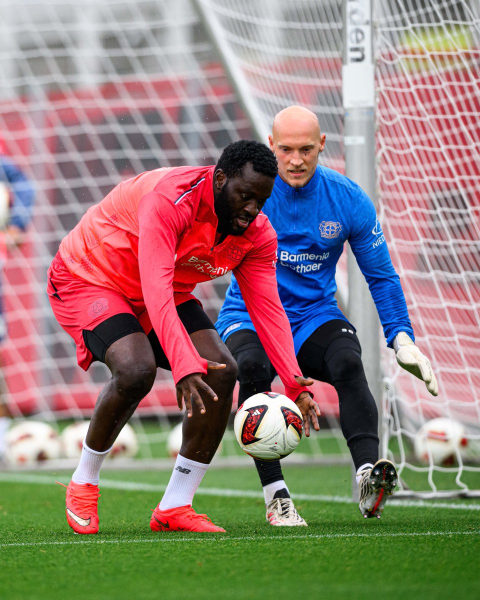 bayer04_en's tweet photo. Wetin you dey do, @boniface_jrn? 😄 https://t.co/fSXAZvzYBc