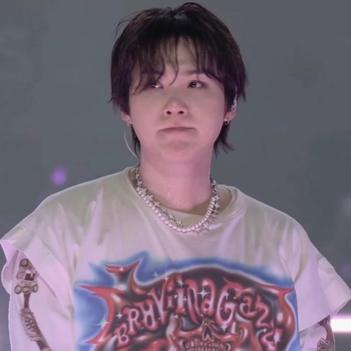aegyoeobta's tweet photo. how does this cutie patootie boongi and yesterday's wild as hell yoongi stand at the exact same level of torture for me?? 😭 https://t.co/UE8TBNsV5N
