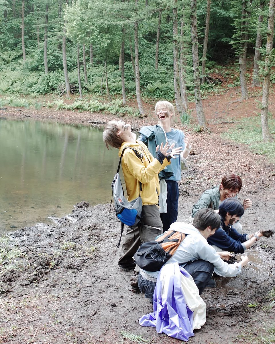 Hnazhen's tweet photo. Touched grass, got dirty &amp; had the time of our lives https://t.co/R8o986Fm4I