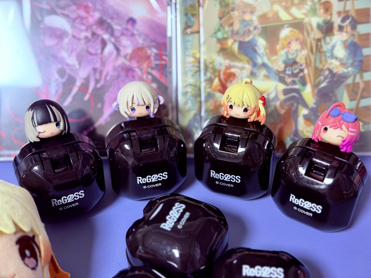 jerry_jerry_ko's tweet photo. ぷくっとリングとアルバムを一緒に撮ろうとしたら、端っこに奏ちゃんが乱入してきた🤣
#音の勢
#ReGLOSS https://t.co/xpBsJD2hxK