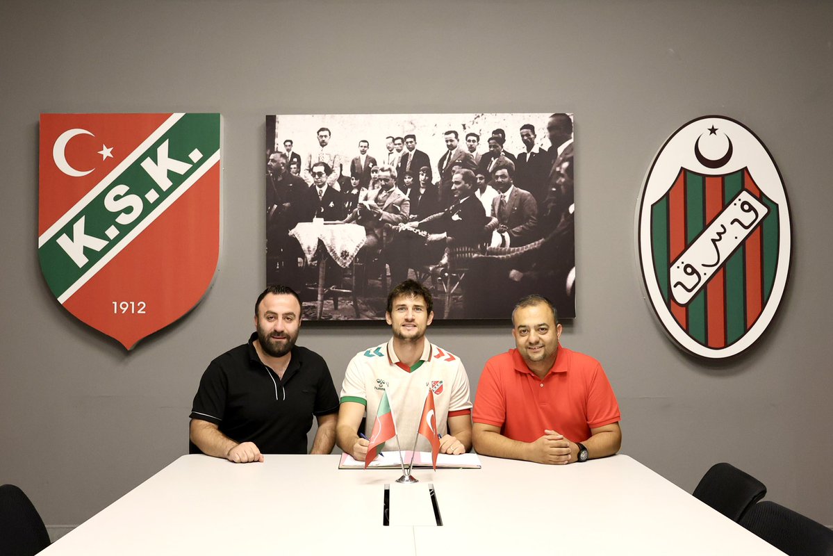 KarsiyakaSK's tweet photo. ✍️ Karşıyakamıza yeniden hoş geldin, Fatih Taşdelen!

1996 doğumlu hücum oyuncusu Fatih Taşdelen ile anlaşma sağladık.

Futbola Vefa Spor Kulübü altyapısında başlayan Fatih Taşdelen; kariyeri boyunca Galatasaray, Eyüpspor, Beyoğlu Yeni Çarşı, Yalovaspor, Sultanbeyli, Osmaniyespor, Yomraspor, Muğlaspor ve Yozgat Bozok formalarını giydi.

2021-2024 yılları arasında Karşıyaka formamızı giyen ve camiamızın yakından tanıdığı Fatih, geçtiğimiz sezonu ise İnegöl Kafkas formasıyla geçirdi.

Fatih Taşdelen’e yuvana yeniden hoş geldin diyor, yeşil-kırmızılı formamız altında başarılı bir sezon geçirmesini diliyoruz. 💚❤️