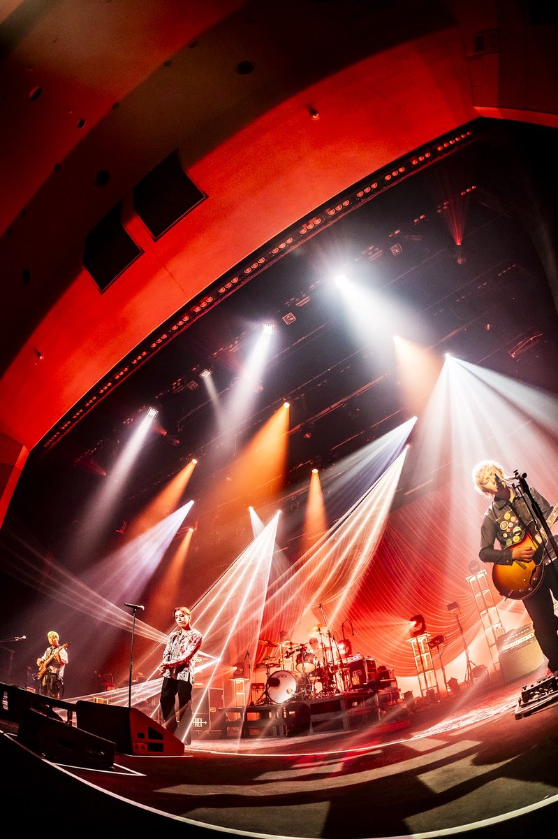 super_beaver's tweet photo. 【#SUPERBEAVER 】

都会のラクダ TOUR 2026-2027
〜ラクダの人生、ゴーゴーゴー〜

舞鶴市総合文化会館

お久しぶりの舞鶴、そして初の舞鶴での自主公演！待っていて下さったあなたのおかげで最高の時間でした！

またお会いできますように！
ありがとうございました！！

photos by @cazrowAoki https://t.co/w69lsAxhce