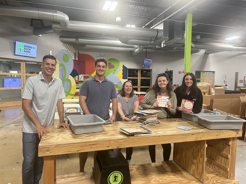 itsupplies's tweet photo. Another year volunteering at @berniesbookbank and helping get books into the hands of kids! 📚❤️
Donate your gently used books: https://t.co/PLBjXAaAya
#Giveback #BerniesBookBank #communityoutreach https://t.co/C8UuNbmY94